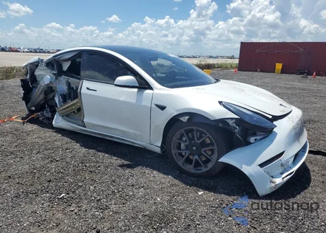 2022 Tesla Model 3 из США, поврежденный, VIN 5YJ3E1EB5NF263205